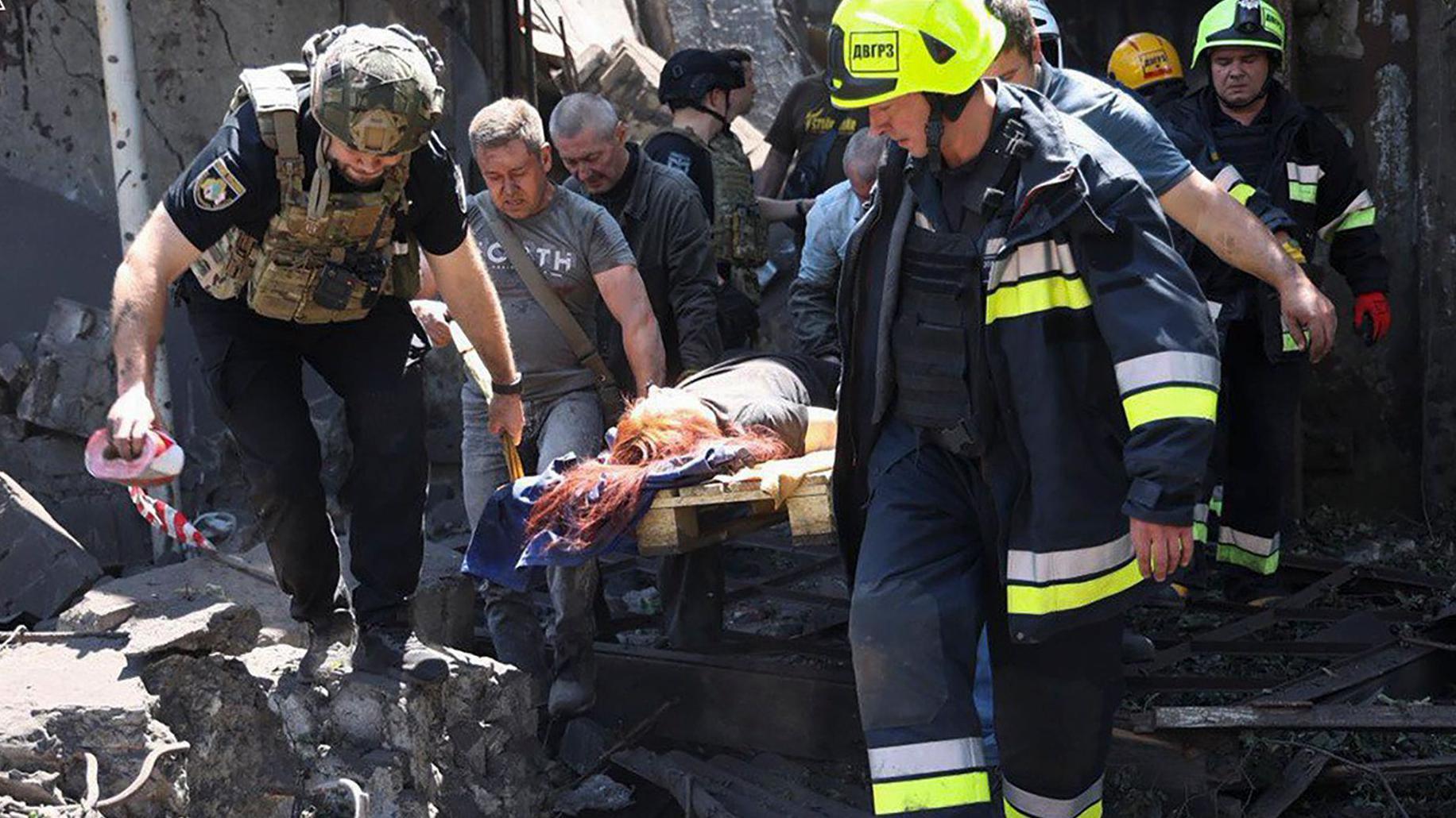 Russian missile strikes kill 17 in Ukraines Dnipropetrovsk region