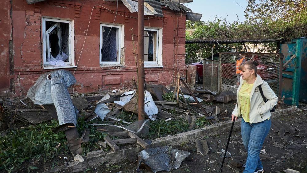 Russia and Ukraine hold peace talks in Istanbul after trading overnight attacks