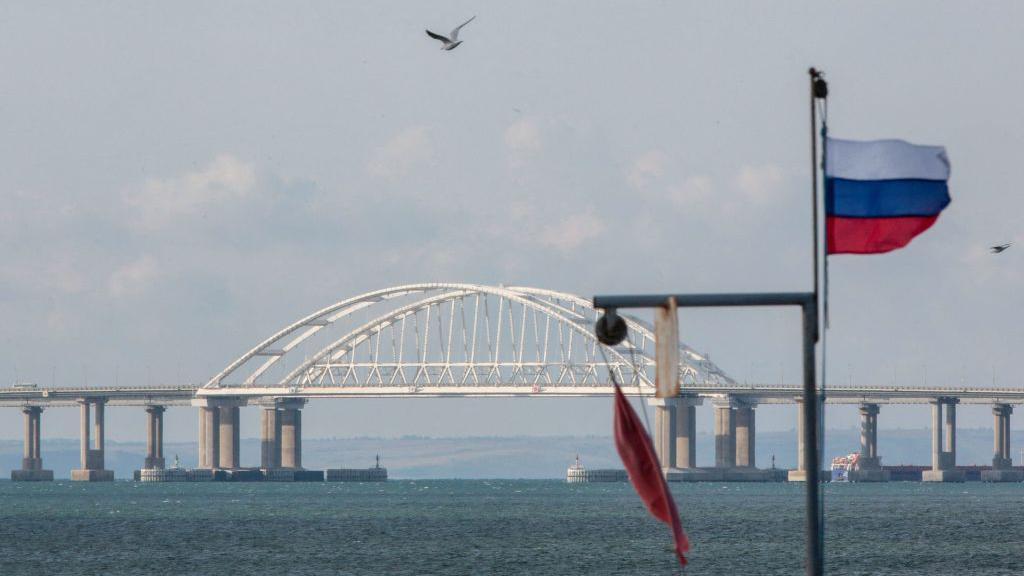 Rusya'yı 2014'te ilhak ettiği Kırım'a bağlayan köprü.