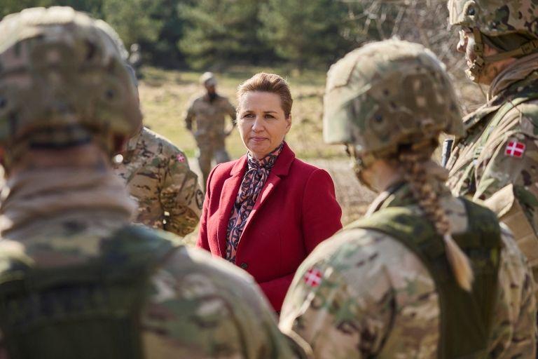 Danimarka Başbakanı Frederiksen geçen ay ülkesinin en büyük askeri birliğini ziyaret etti